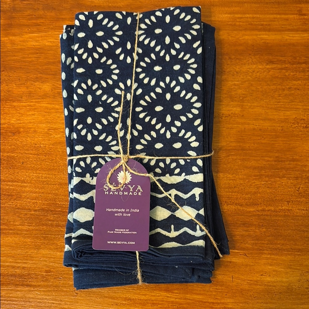 Navy‎ Blue Table Linens
